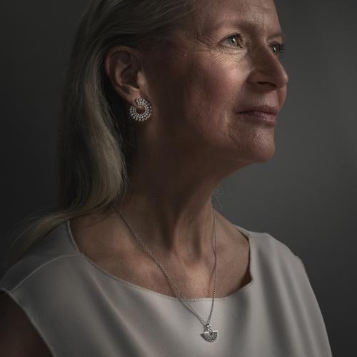 Lumoava Aika riipus (kullattu)