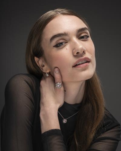 Lumoava Alma -sormus