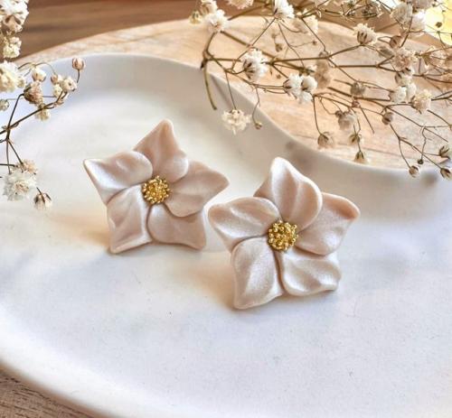 Zen Design Moments Blossom-korvakorut kulta