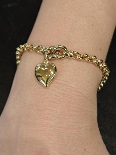 Papuranneketju sydämellä