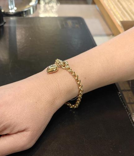 Papuranneketju sydämellä