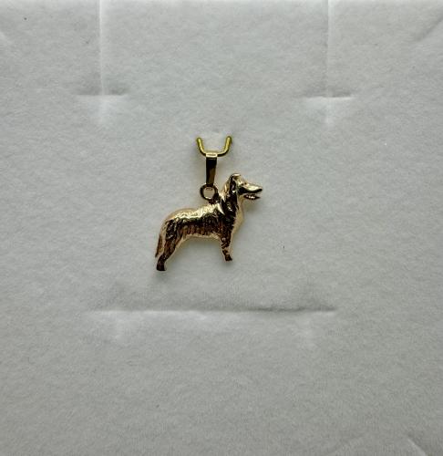 Kultainen koira riiipus