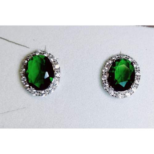 Hopeiset korvakorut vihreällä kivellä "Diana"