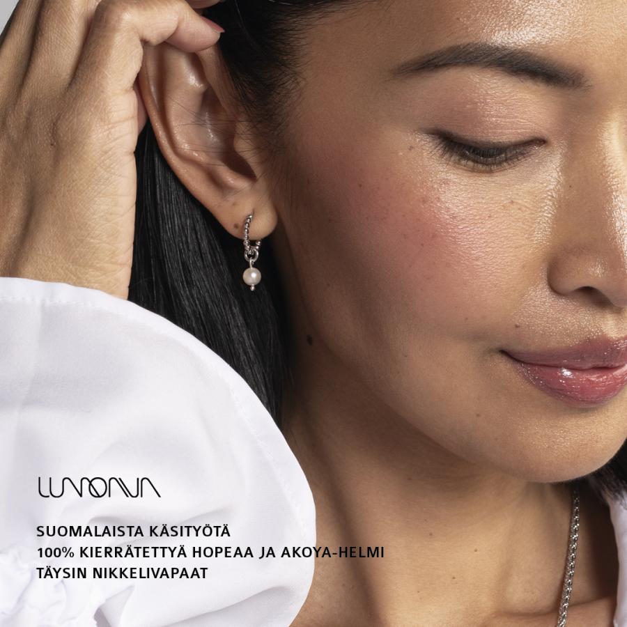 Lumoava Helmi korvakorut  Akoya-helmellä kullattua hopeaa