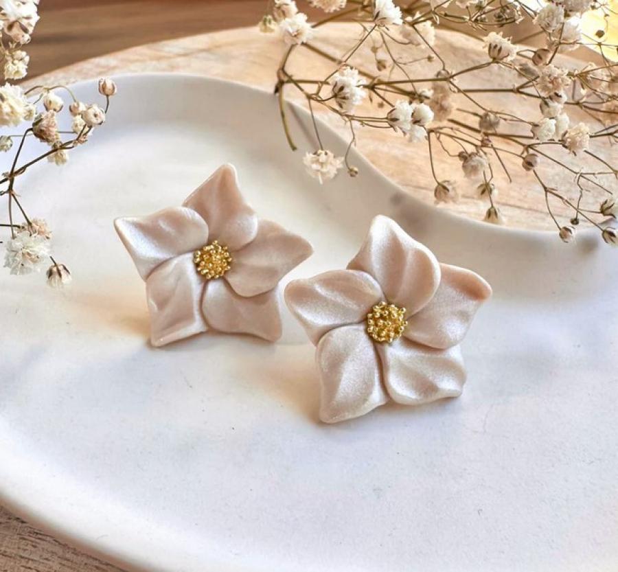 Zen Design Moments Blossom-korvakorut kulta